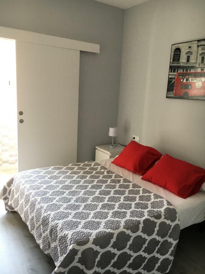 Sagrada Familia - Habitaciones Барселона Екстериор снимка